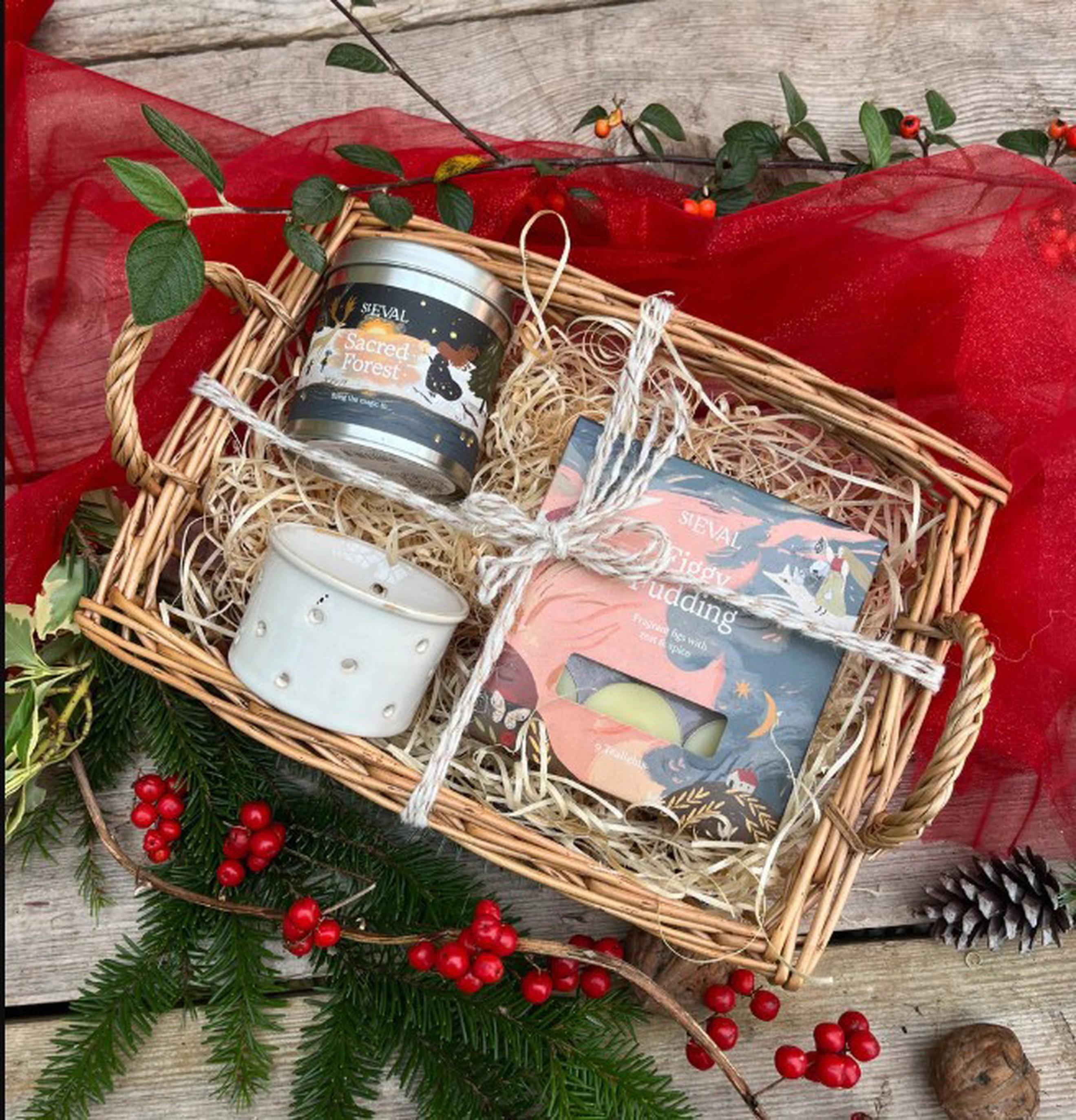 Candle Hamper